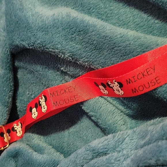 Minnie Mouse DIisney Mini Purse New in Package Little Girls or Disney Lovers - Picture 5 of 9